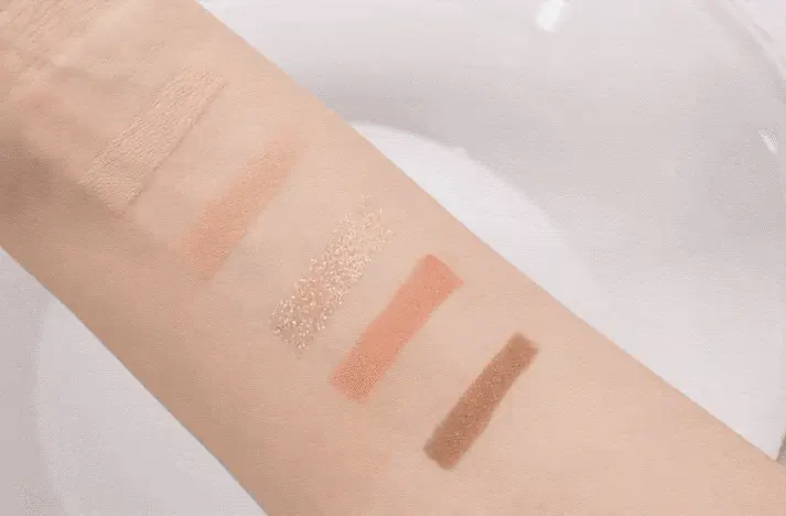 Удаление макияжа гель-бальзамом Fraijour Heartleaf Blemish Cleansing Gel Balm
