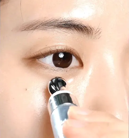 Текстура крема Medi peel Peptide 9 Volume Lif-Tox Eye Cream