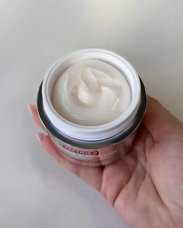 Текстура крема Medi peel Peptide 9 Volume Tension Tox Cream PRO