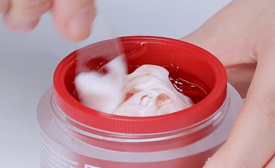 Змішування двох фаз крему Medi Peel Retinol Collagen Lifting Cream