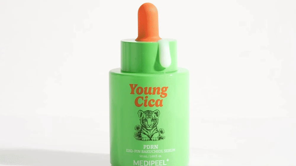 Текстура сироватки Medi peel Young Cica PDRN Exo-Pin Bakuchiol Serum