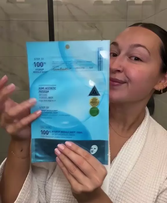 Як користуватися гідрогелевою маскою VT Cosmetics Hydrop Reedle Shot 100HL 2-Step Hydrogel Mask