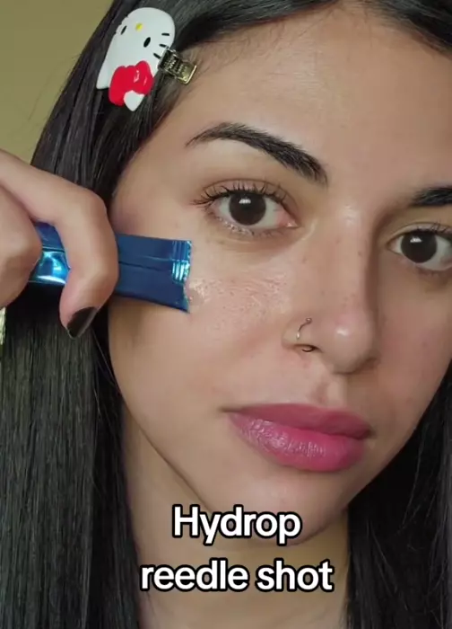 Текстура сыворотки VT Cosmetics HYDROP REEDLE SHOT