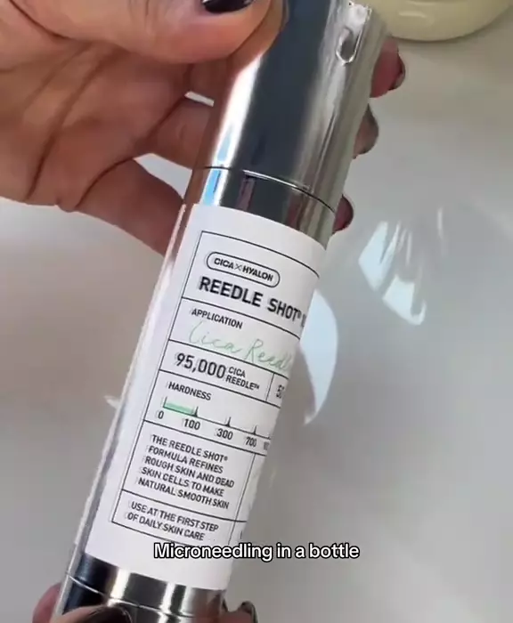 Текстура сыворотки VT Cosmetics Reedle Shot 100